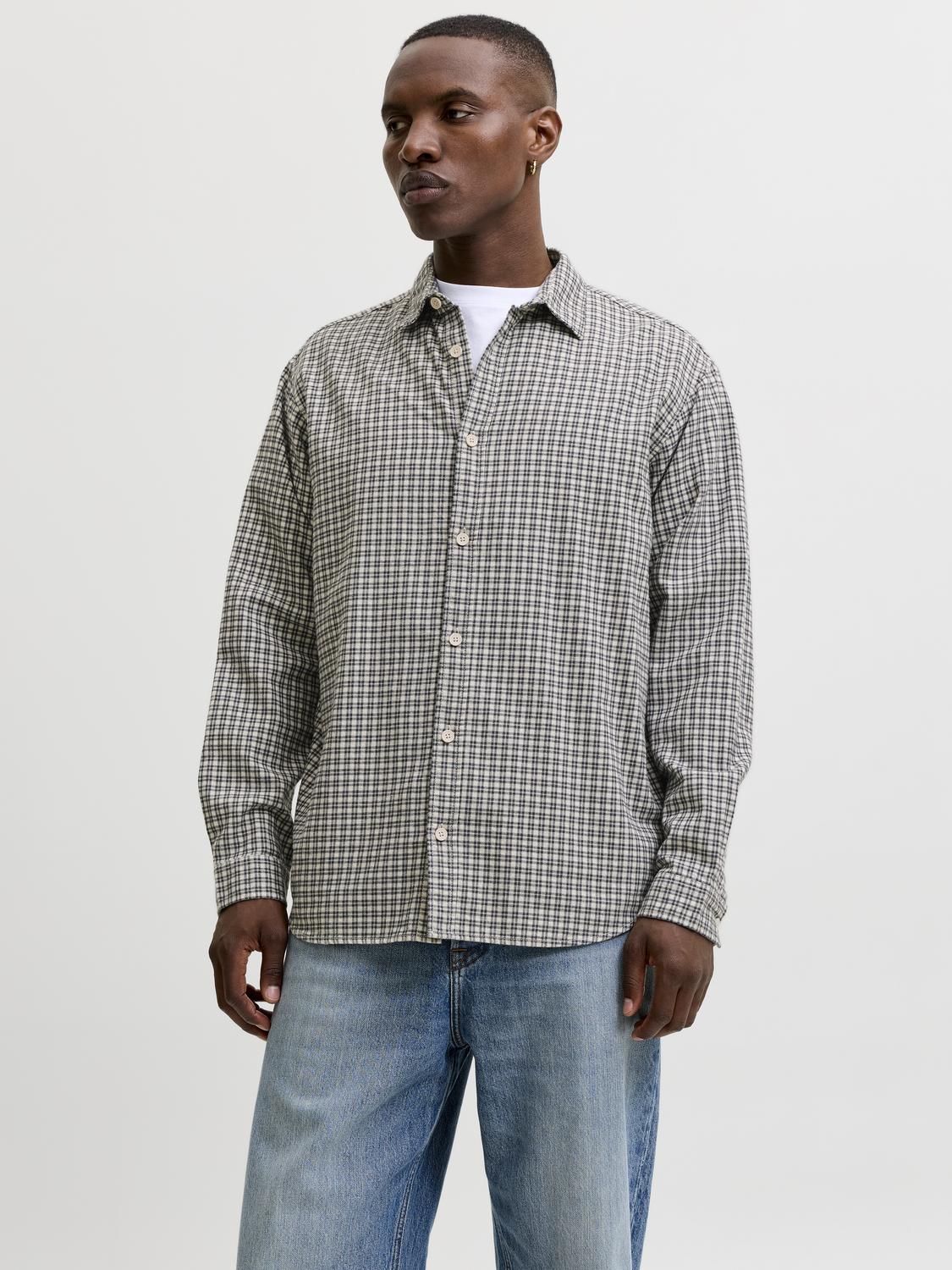 model_shot-front